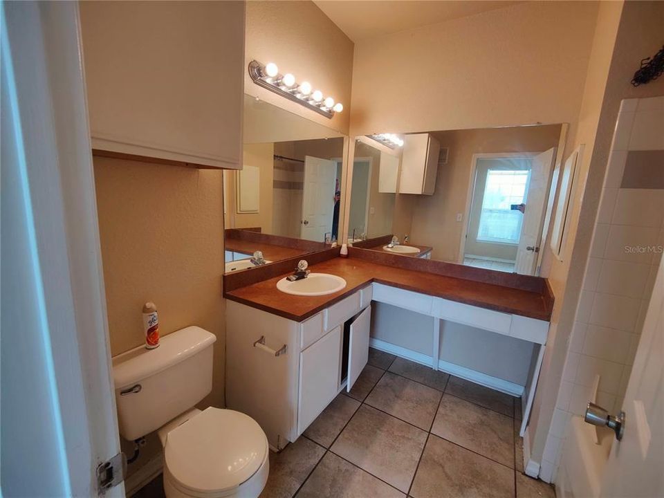 Activo con contrato: $1,699 (3 camas, 2 baños, 1206 Pies cuadrados)