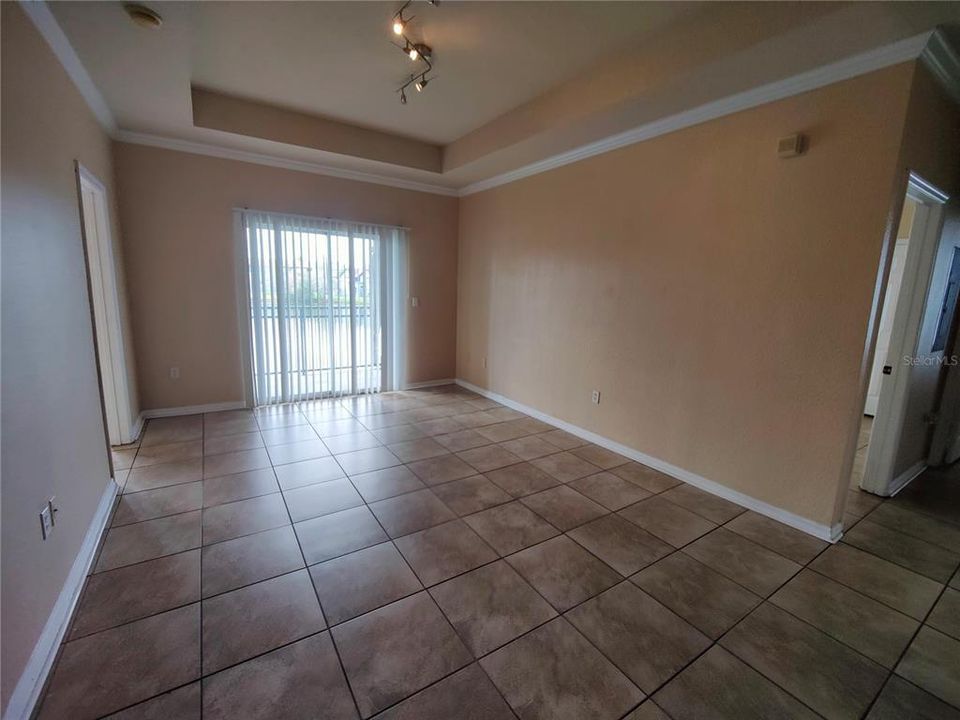 Activo con contrato: $1,699 (3 camas, 2 baños, 1206 Pies cuadrados)