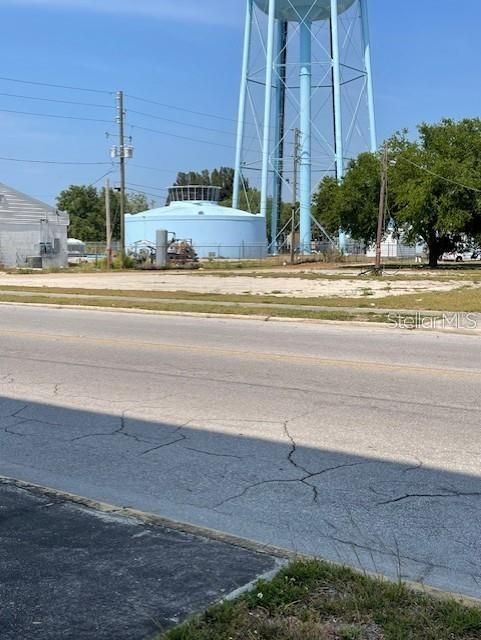 На продажу: $199,900 (0.23 acres)