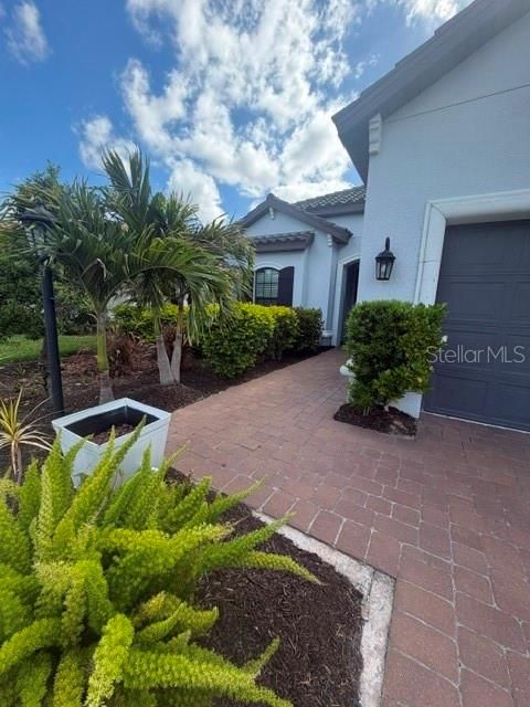 For Rent: $4,950 (3 beds, 3 baths, 2406 Square Feet)