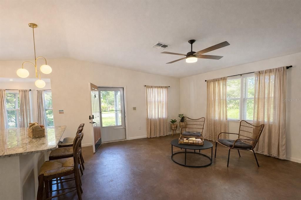 En Venta: $235,000 (2 camas, 2 baños, 1460 Pies cuadrados)