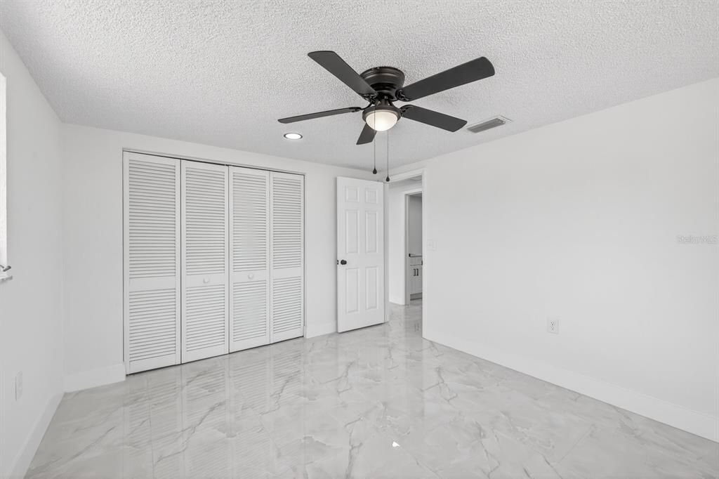 Activo con contrato: $269,999 (3 camas, 2 baños, 1176 Pies cuadrados)
