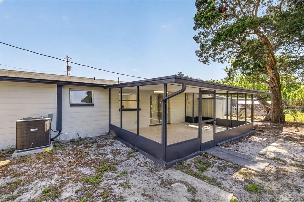 Activo con contrato: $269,999 (3 camas, 2 baños, 1176 Pies cuadrados)