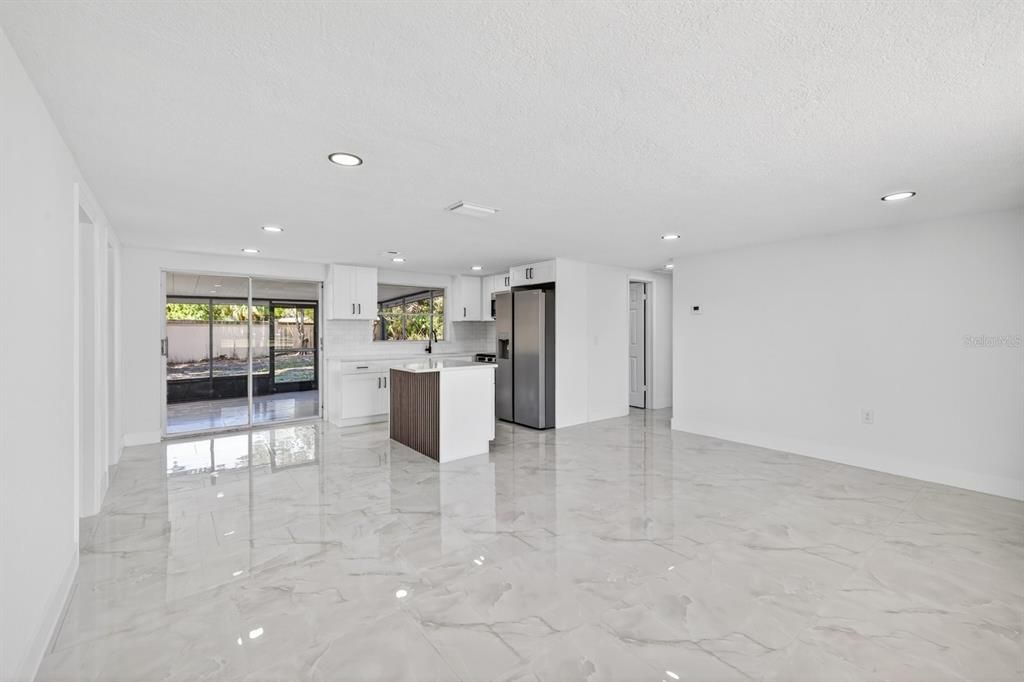 Activo con contrato: $269,999 (3 camas, 2 baños, 1176 Pies cuadrados)