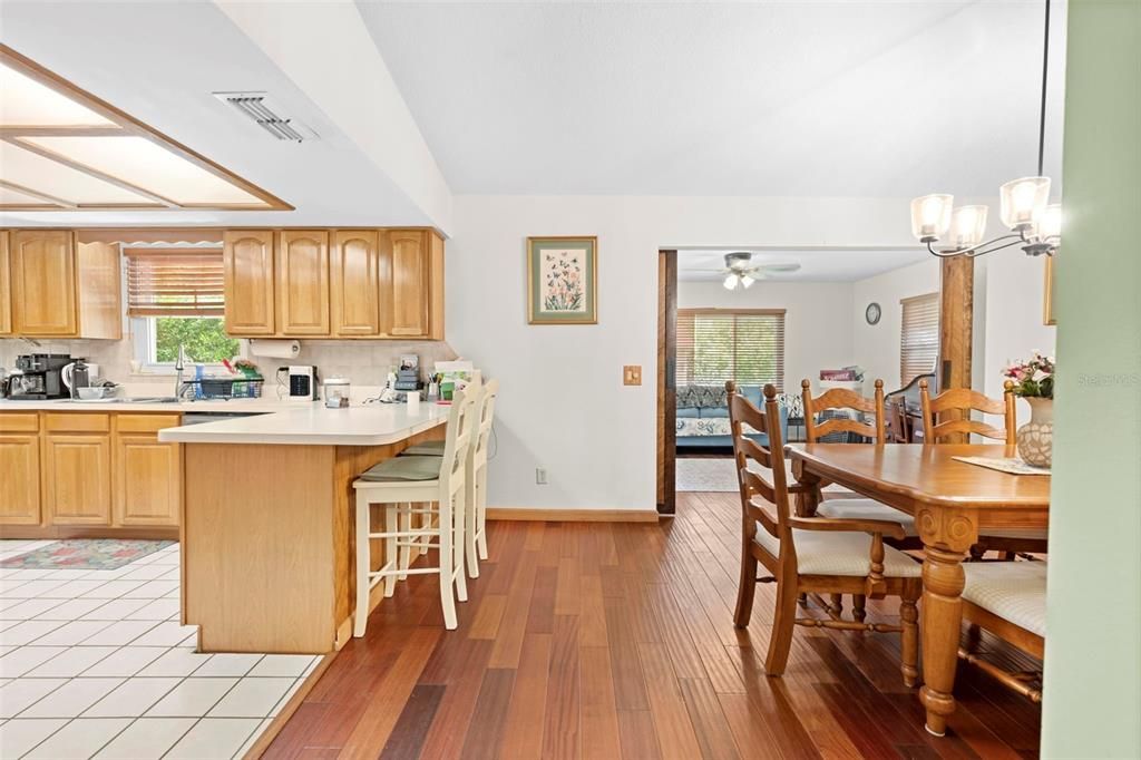 For Sale: $259,000 (2 beds, 2 baths, 1536 Square Feet)