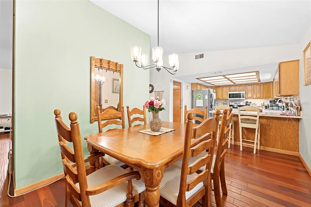 For Sale: $259,000 (2 beds, 2 baths, 1536 Square Feet)