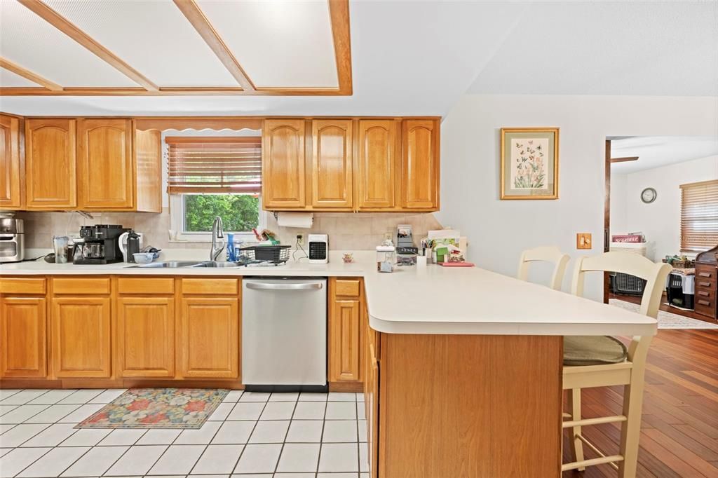 For Sale: $259,000 (2 beds, 2 baths, 1536 Square Feet)