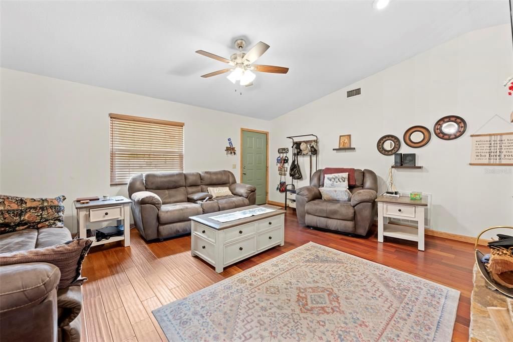 For Sale: $259,000 (2 beds, 2 baths, 1536 Square Feet)