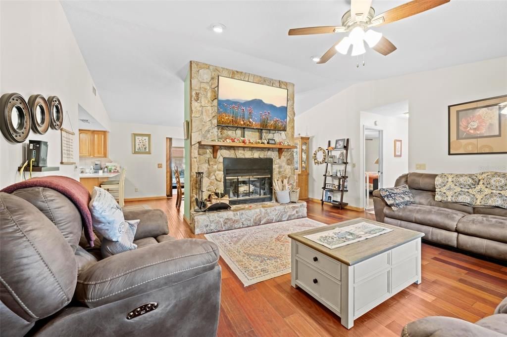 For Sale: $259,000 (2 beds, 2 baths, 1536 Square Feet)