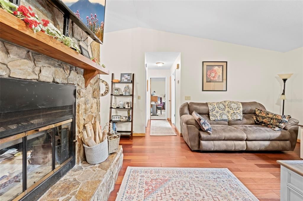 For Sale: $259,000 (2 beds, 2 baths, 1536 Square Feet)