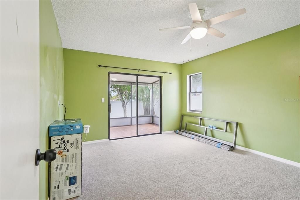 Activo con contrato: $230,000 (3 camas, 2 baños, 1540 Pies cuadrados)