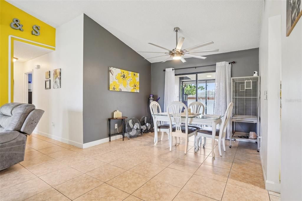 Activo con contrato: $230,000 (3 camas, 2 baños, 1540 Pies cuadrados)
