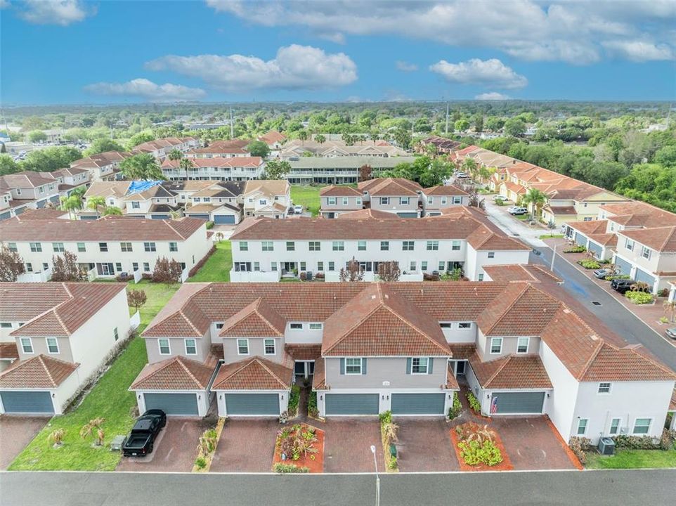 На продажу: $369,999 (4 спален, 2 ванн, 1759 Квадратных фут)