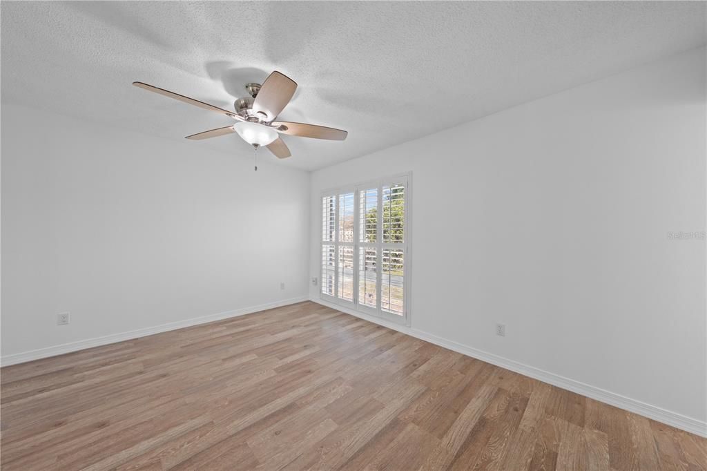 For Sale: $305,000 (2 beds, 2 baths, 1225 Square Feet)