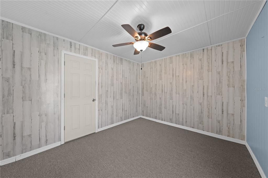 For Sale: $305,000 (2 beds, 2 baths, 1225 Square Feet)