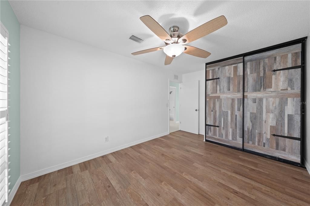 For Sale: $305,000 (2 beds, 2 baths, 1225 Square Feet)