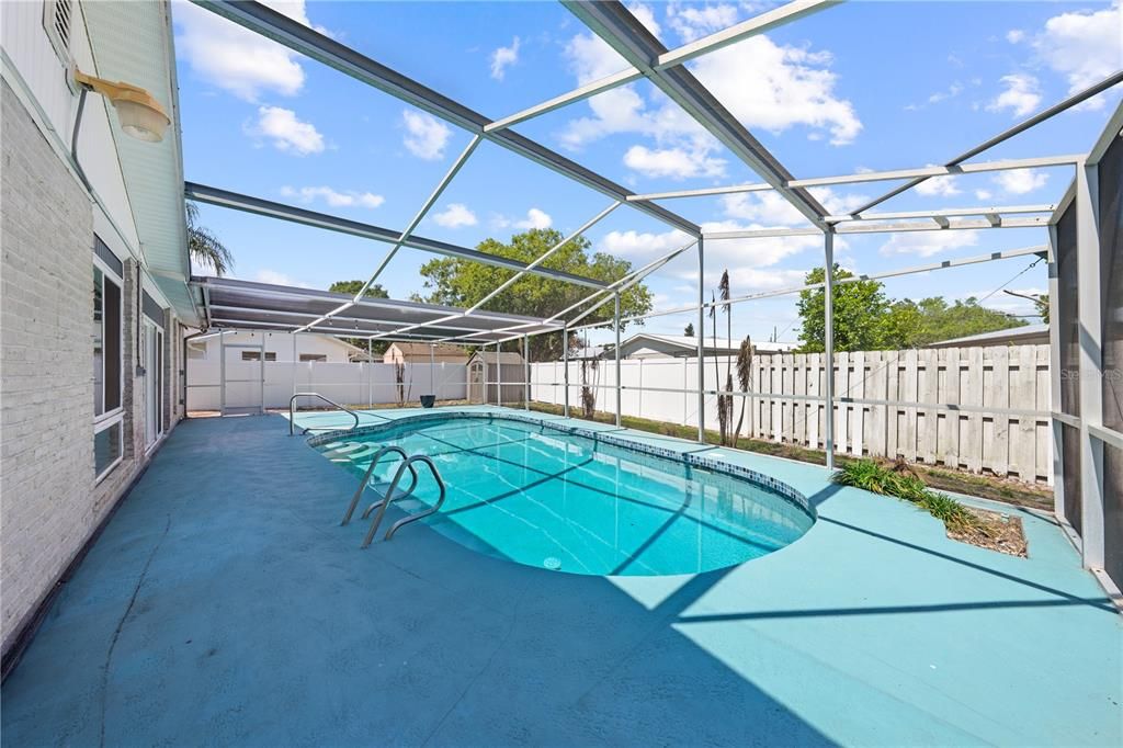 For Sale: $305,000 (2 beds, 2 baths, 1225 Square Feet)