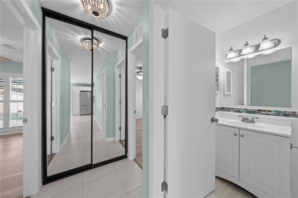 For Sale: $305,000 (2 beds, 2 baths, 1225 Square Feet)