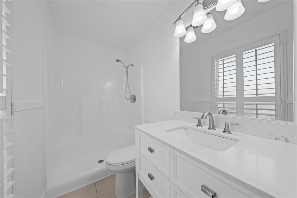 For Sale: $305,000 (2 beds, 2 baths, 1225 Square Feet)