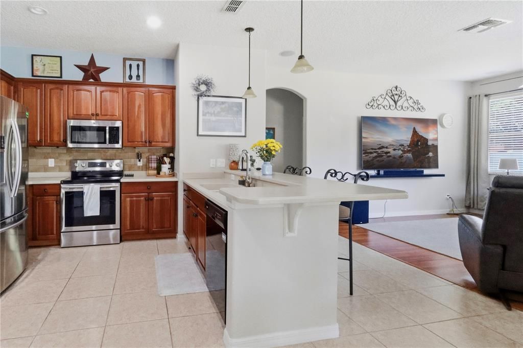 For Sale: $385,000 (4 beds, 2 baths, 2184 Square Feet)