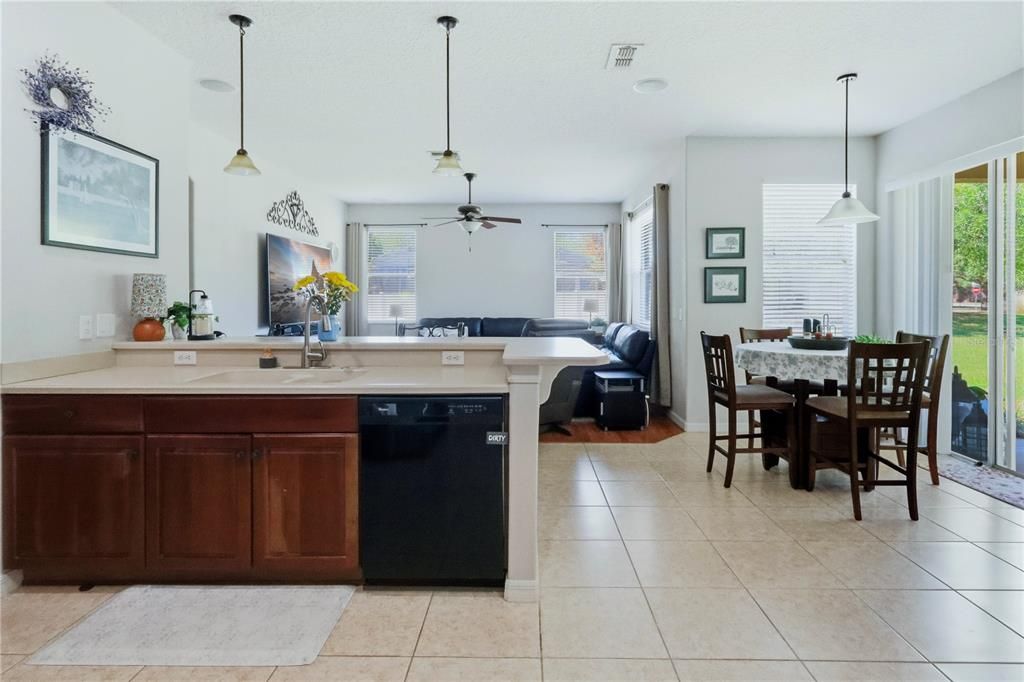 For Sale: $385,000 (4 beds, 2 baths, 2184 Square Feet)