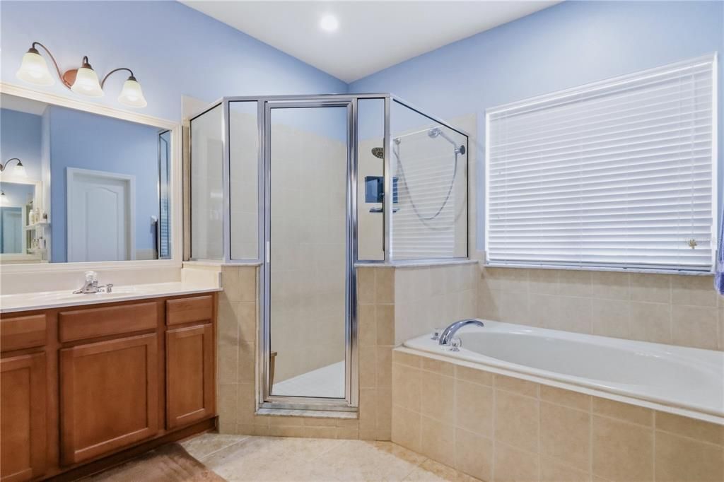 For Sale: $385,000 (4 beds, 2 baths, 2184 Square Feet)