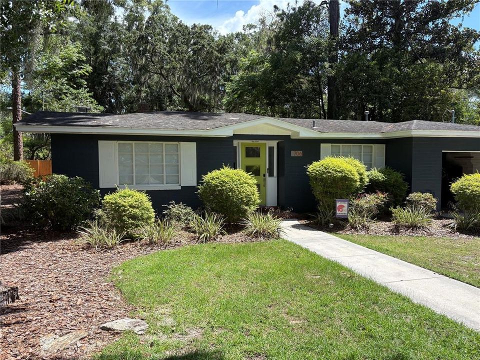 Active With Contract: $549,000 (4 beds, 2 baths, 1888 Square Feet)