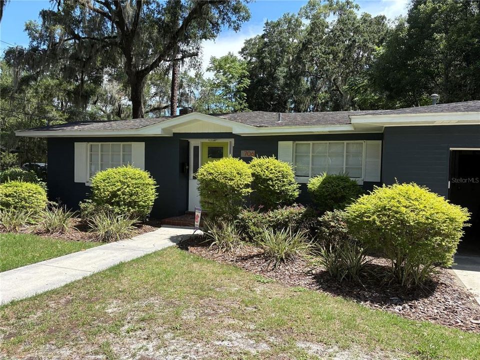 Active With Contract: $549,000 (4 beds, 2 baths, 1888 Square Feet)