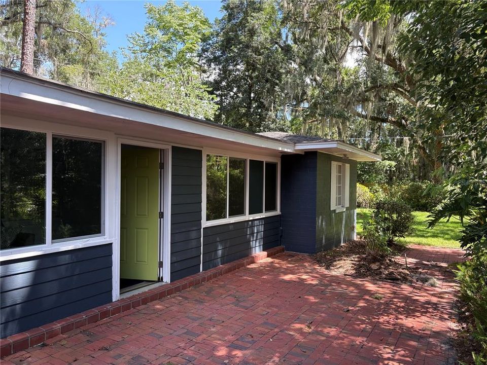 Active With Contract: $549,000 (4 beds, 2 baths, 1888 Square Feet)