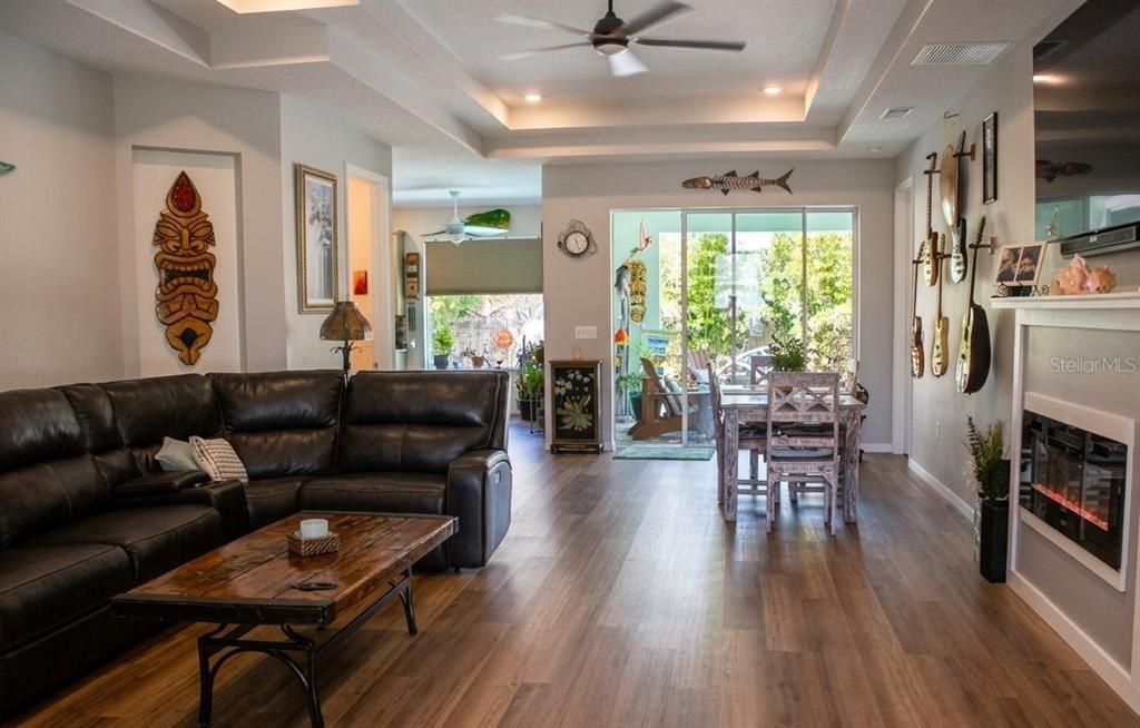 En Venta: $785,900 (3 camas, 2 baños, 1926 Pies cuadrados)
