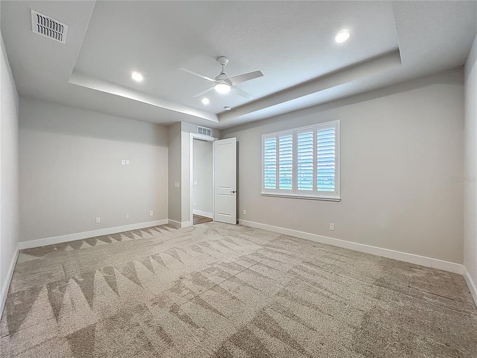 En Venta: $549,500 (4 camas, 3 baños, 2280 Pies cuadrados)
