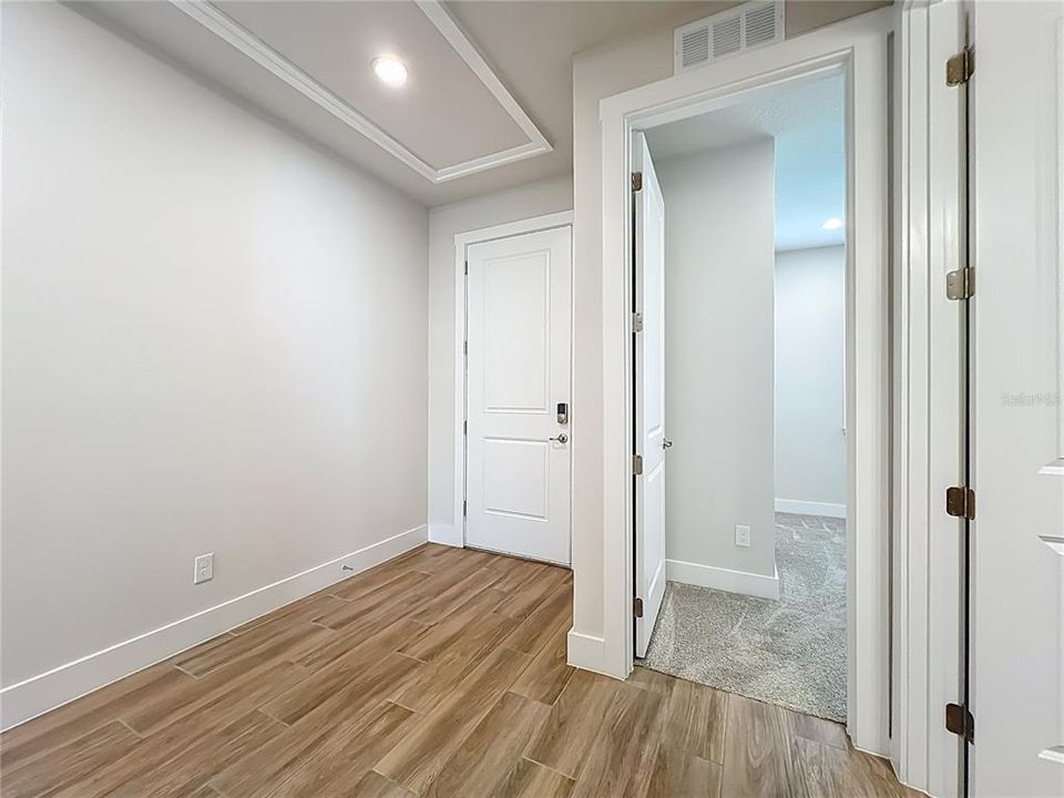 En Venta: $549,500 (4 camas, 3 baños, 2280 Pies cuadrados)