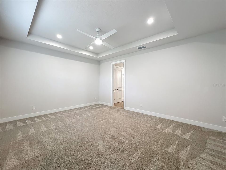 En Venta: $549,500 (4 camas, 3 baños, 2280 Pies cuadrados)