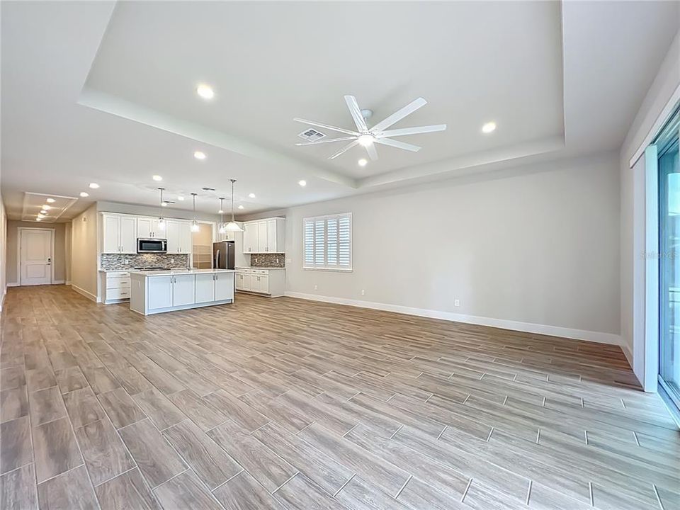 En Venta: $549,500 (4 camas, 3 baños, 2280 Pies cuadrados)
