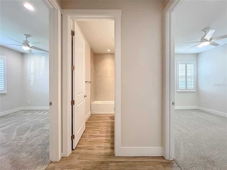 En Venta: $549,500 (4 camas, 3 baños, 2280 Pies cuadrados)