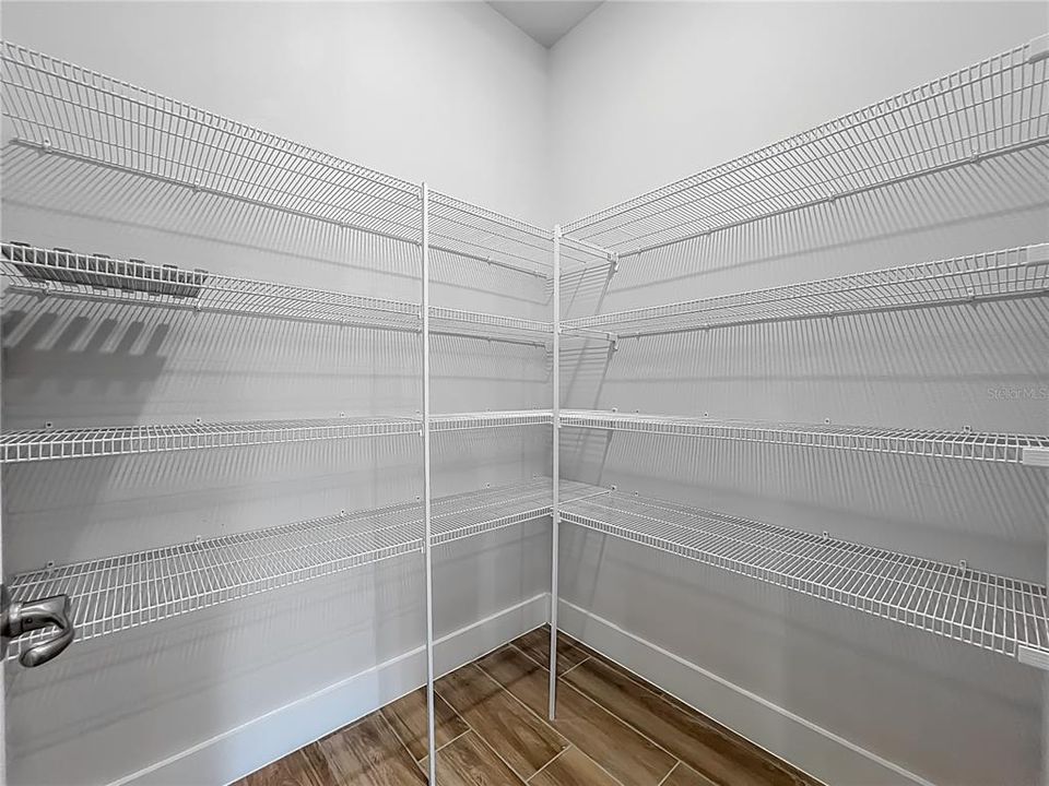 En Venta: $549,500 (4 camas, 3 baños, 2280 Pies cuadrados)