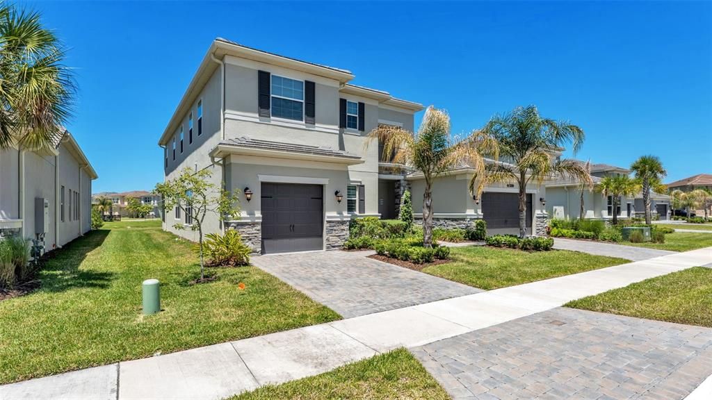 For Sale: $1,224,000 (4 beds, 5 baths, 4501 Square Feet)