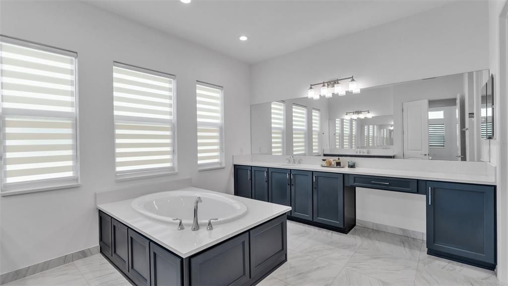 For Sale: $1,224,000 (4 beds, 5 baths, 4501 Square Feet)