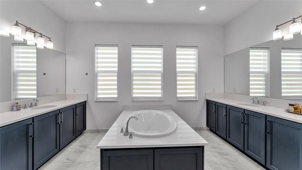 For Sale: $1,224,000 (4 beds, 5 baths, 4501 Square Feet)