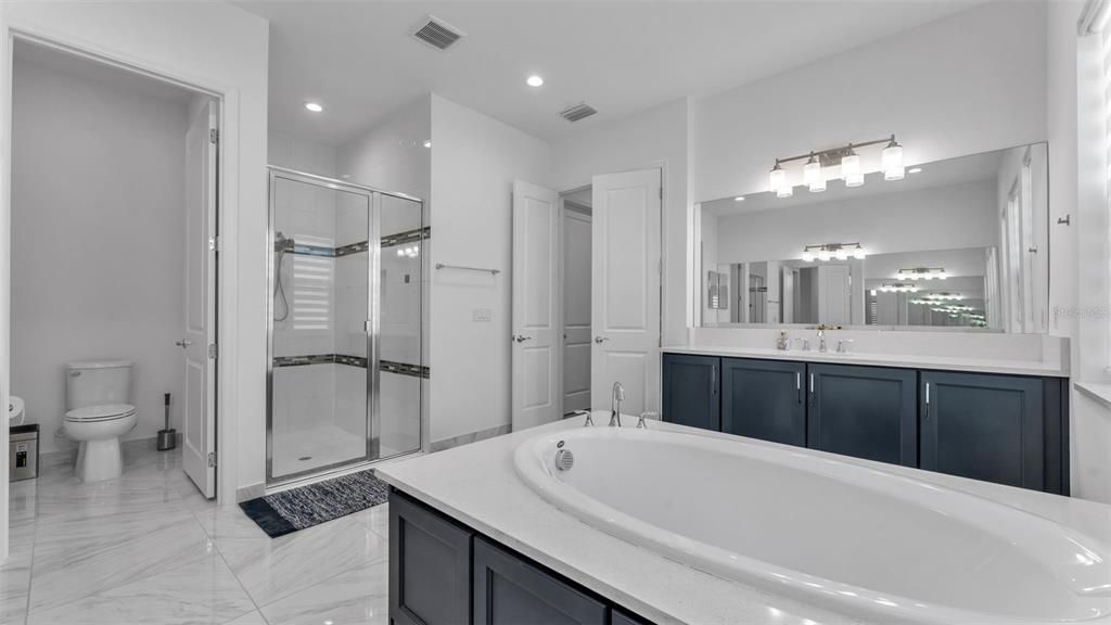 For Sale: $1,224,000 (4 beds, 5 baths, 4501 Square Feet)