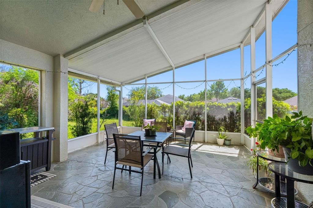 For Sale: $394,900 (3 beds, 2 baths, 1592 Square Feet)