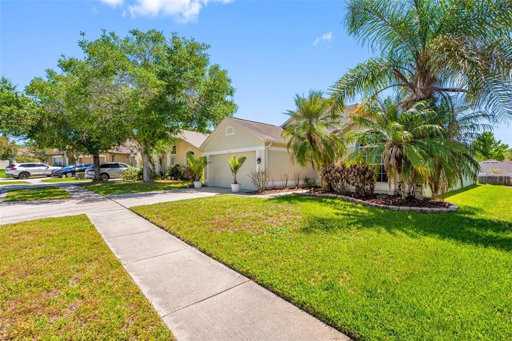 For Sale: $394,900 (3 beds, 2 baths, 1592 Square Feet)