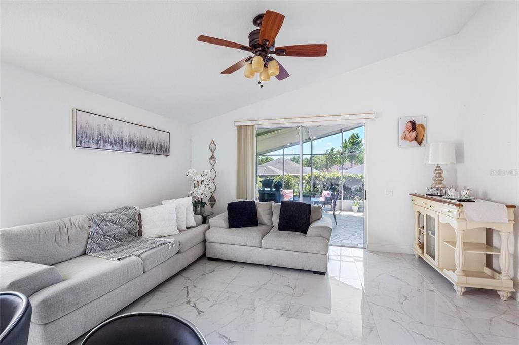 For Sale: $394,900 (3 beds, 2 baths, 1592 Square Feet)