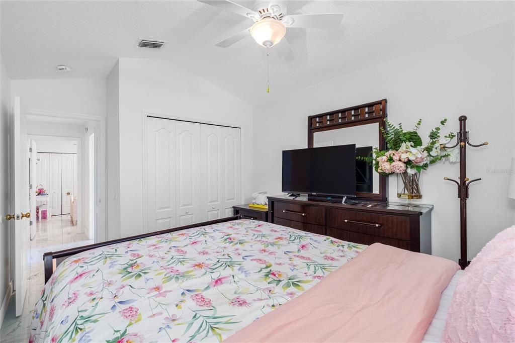For Sale: $394,900 (3 beds, 2 baths, 1592 Square Feet)