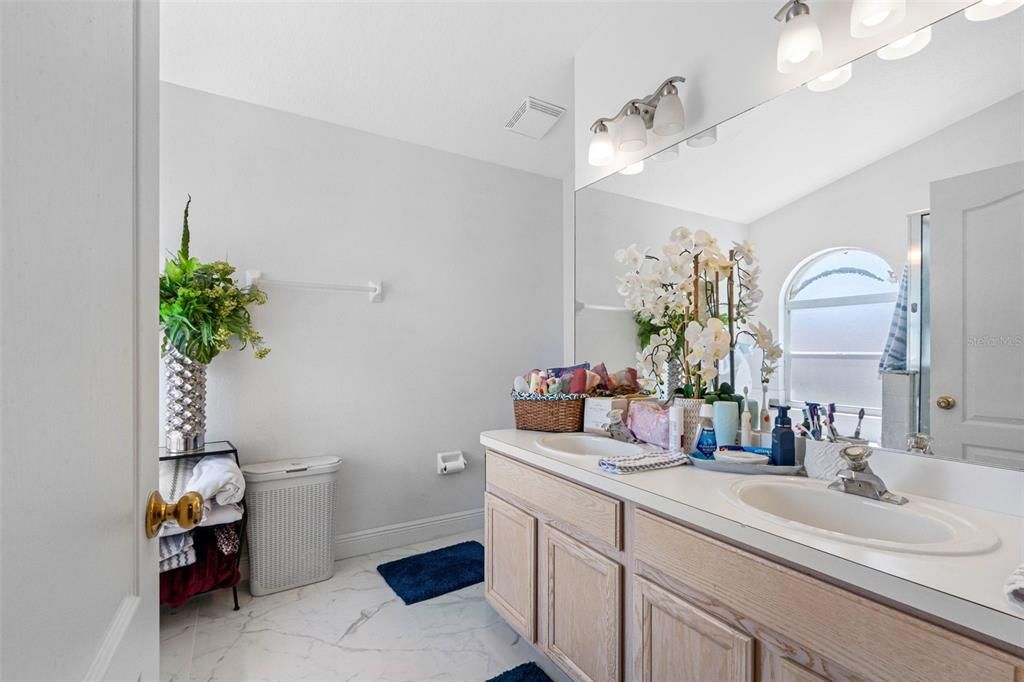 For Sale: $394,900 (3 beds, 2 baths, 1592 Square Feet)