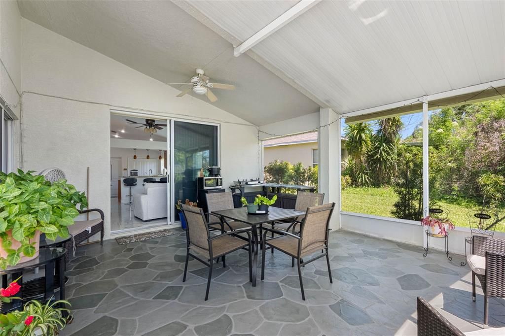 For Sale: $394,900 (3 beds, 2 baths, 1592 Square Feet)