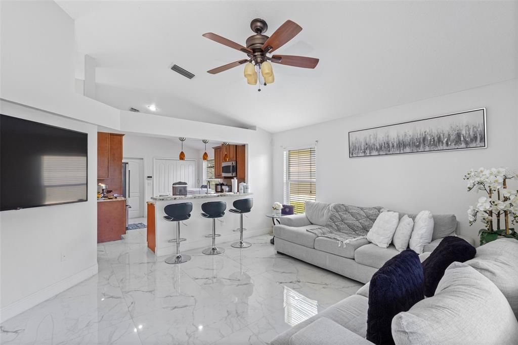 For Sale: $394,900 (3 beds, 2 baths, 1592 Square Feet)