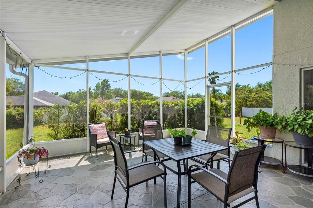 For Sale: $394,900 (3 beds, 2 baths, 1592 Square Feet)