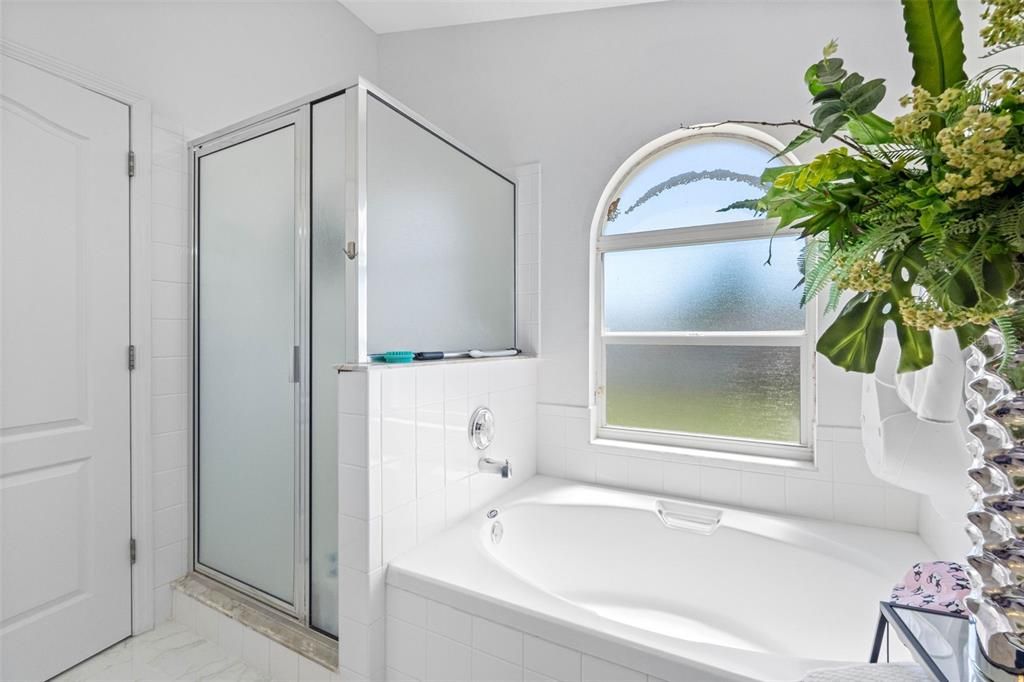For Sale: $394,900 (3 beds, 2 baths, 1592 Square Feet)
