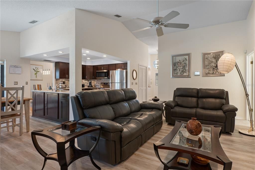 For Sale: $474,900 (3 beds, 2 baths, 2024 Square Feet)